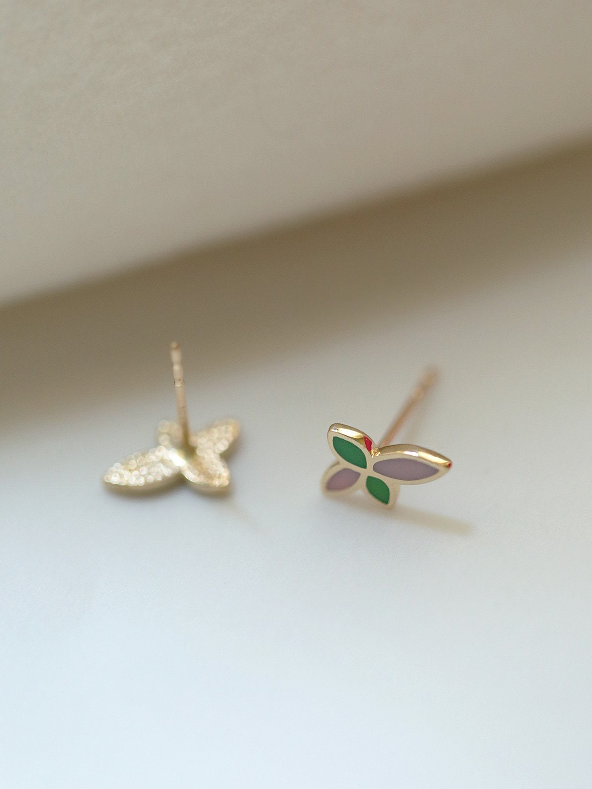 Dainty Flower Earrings, Gold Four-leaf flower Studs, Natural Earrings, Delicate Plant Earrings, Minimalist Earrings, Christmas Gift, GE112