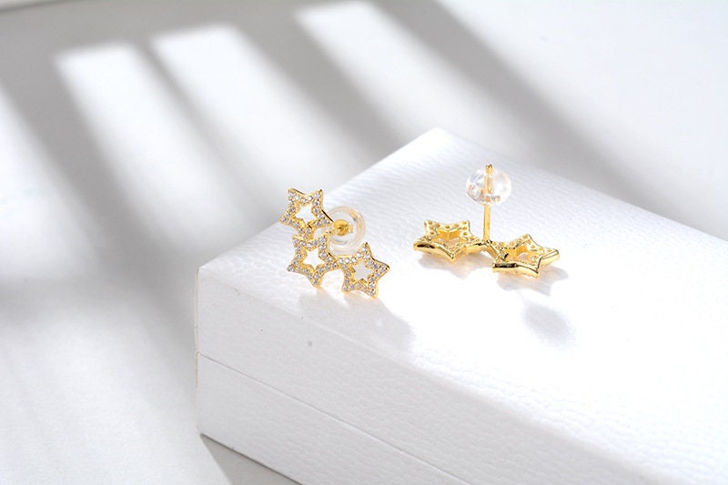 Dainty Asymmetrical Stars Stud Earrings, 18K Gold Vermeil Sparkly Star Earrings, Celestial Earrings, Mismatched Star Earrings, Gifts for Her