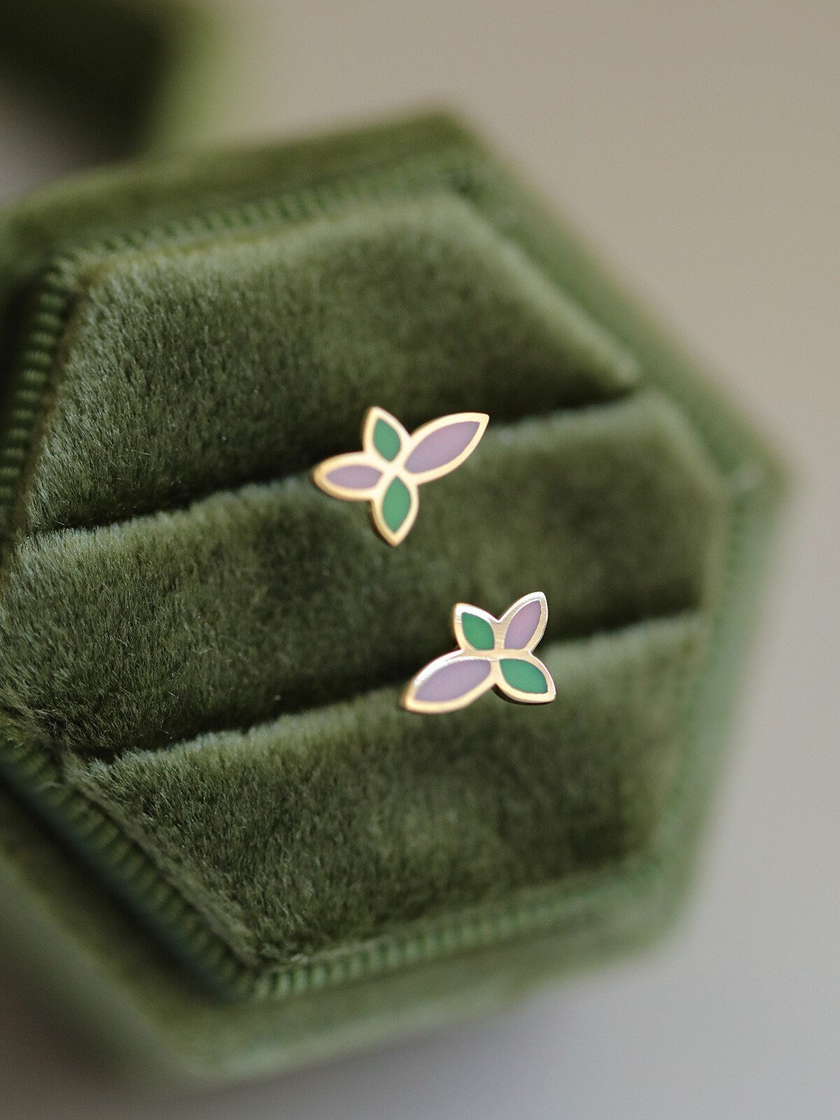 Dainty Flower Earrings, Gold Four-leaf flower Studs, Natural Earrings, Delicate Plant Earrings, Minimalist Earrings, Christmas Gift, GE112