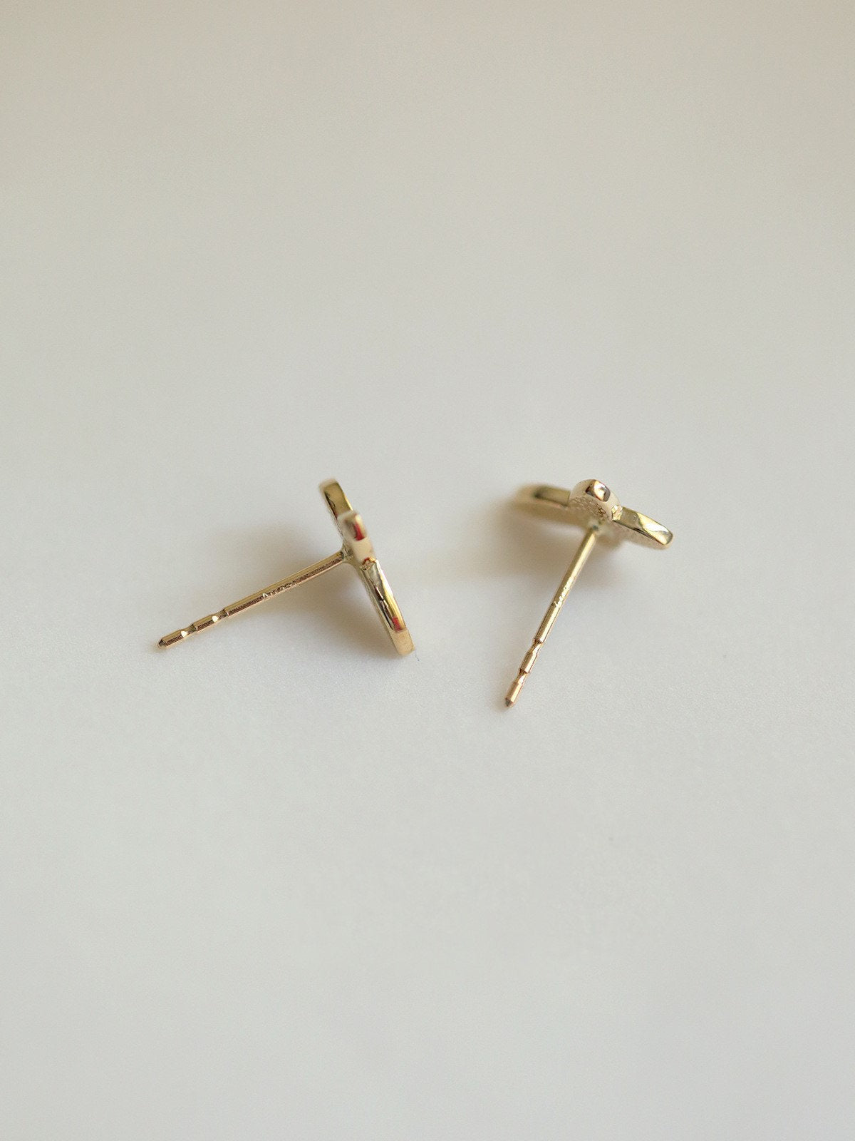 Dainty Flower Earrings, Gold Four-leaf flower Studs, Natural Earrings, Delicate Plant Earrings, Minimalist Earrings, Christmas Gift, GE112