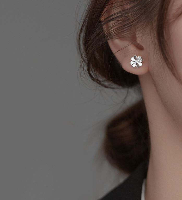 Silver Four Leaf Clover Earrings, S925 Silver Lucky Flower Stud Earrings, Sparkly CZ Flower Earrings, Natural Earring, Gift for her, GE232