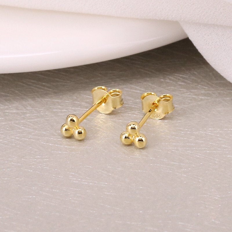 Teeny Three Ball Stud Earrings, Dainty Triple Dot Earrings, Extra Tiny Three Ball Stud, Tiny Dot Earring, Helix Earrings, Gift for her GE223