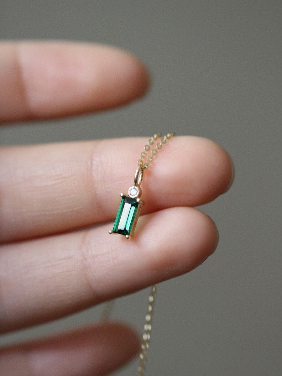 Baguette Emerald CZ Necklace, Dainty 14k Yellow Gold Plated 925 Silver Necklace, Small Gold Emerald Choker, Minimalist Necklace, Gifts, GN14