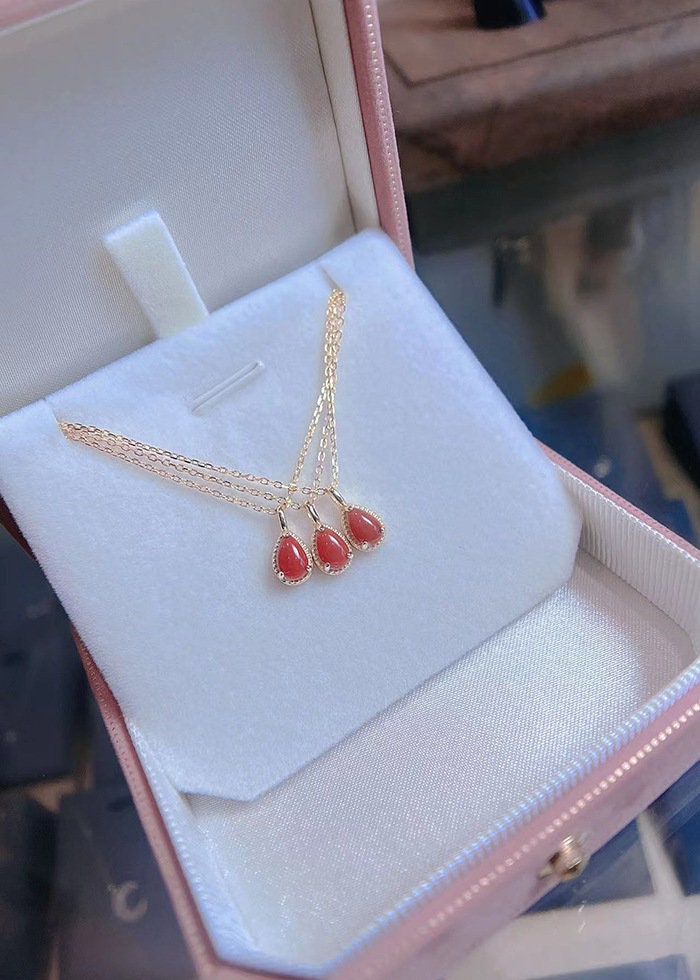 14k Gold Vermeil Red Onyx Waterdrop Necklace, Delicate Red Gemstone Necklace, Red Onyx Droplet Necklace, Gold Teardrop Pendant, Gift, GN26