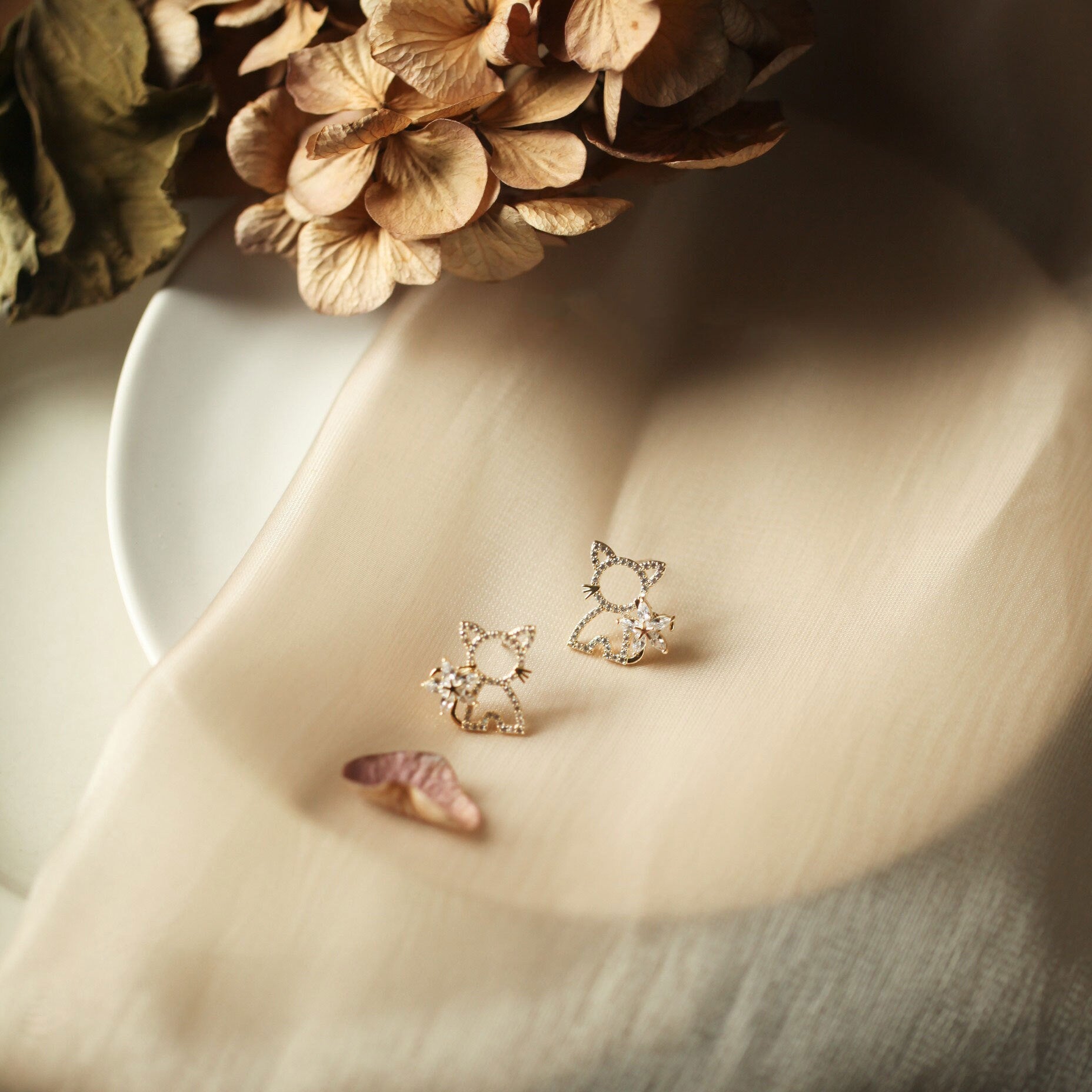 Dainty Gold CZ Cat Stud Earrings, Hollow-out Sparkly CZ Kitty Earrings, Minimalist Cute Cat Flower CZ Earring, Gifts for her, E52