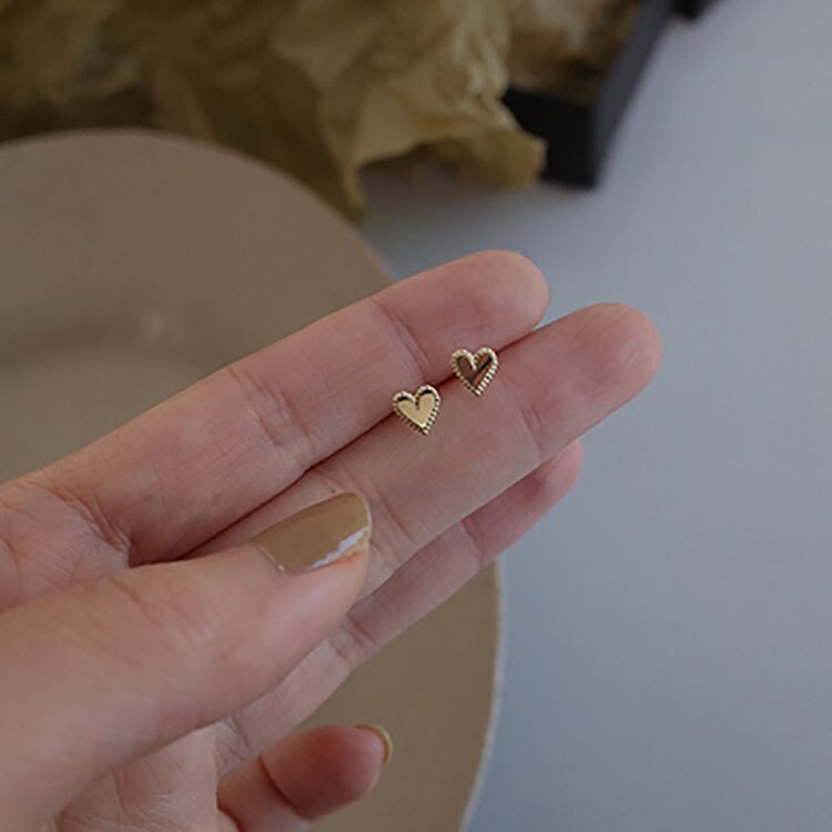 Dainty Gold Heart Stud Earrings, Tiny Gold Heart Earrings, Minimalist Heart Studs, Helix/Tragus Studs, Perfect Gifts for Her, GE61