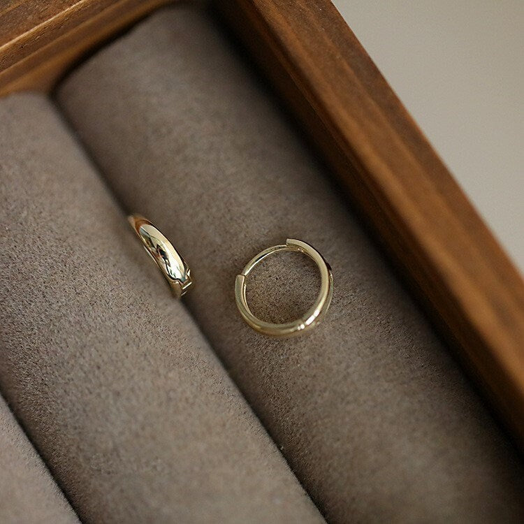 14k Gold Vermeil Small Hoop Earrings, Dainty Gold Hoop Earring, Minimalist Hoop Earring, Sleep In Earring, Gift for her, Gift for Mom, GE93