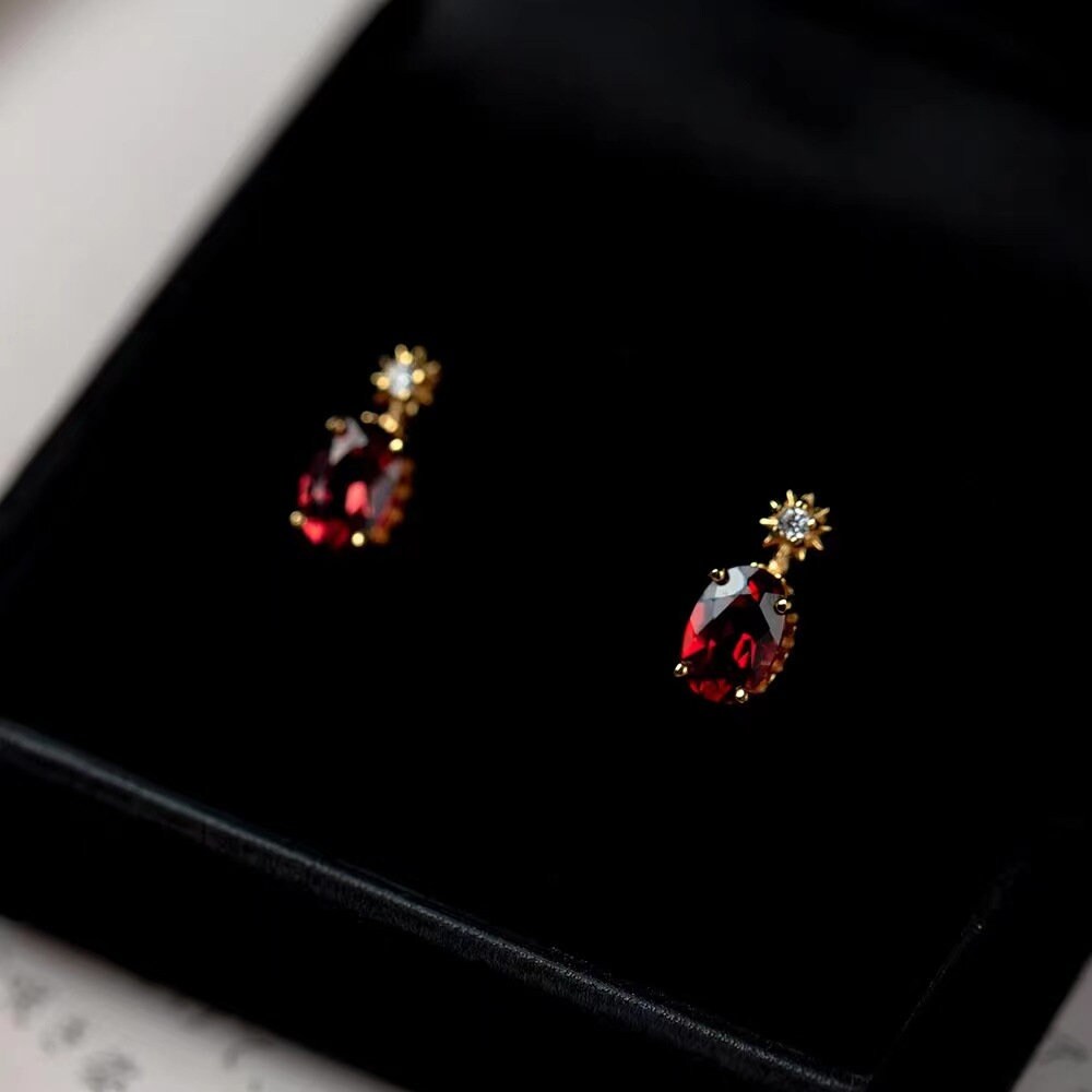 Delicate Gold Oval Ruby CZ Stud Earrings, Pomegranate Red CZ Earrings, Tiny Gold Ruby Earrings, Minimalist Geometry Earrings, Gifts, GE121
