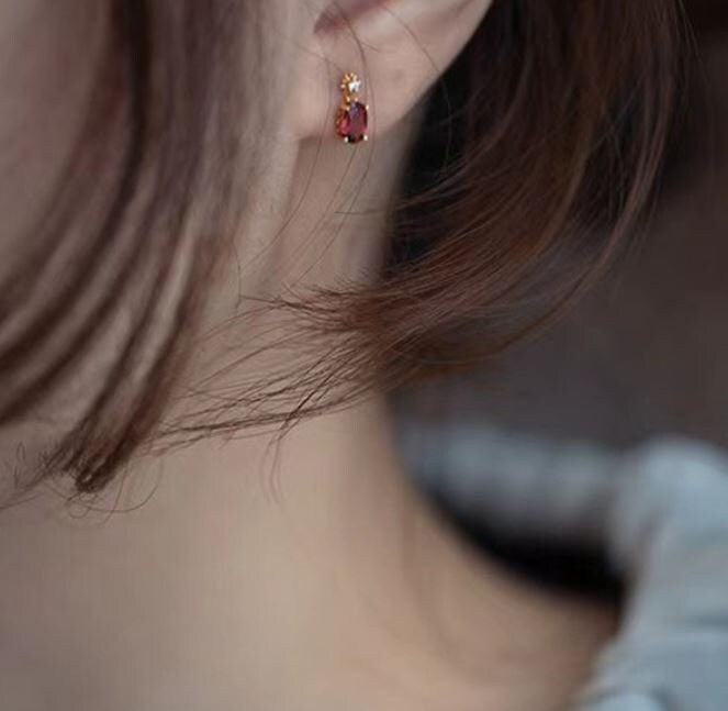 Delicate Gold Oval Ruby CZ Stud Earrings, Pomegranate Red CZ Earrings, Tiny Gold Ruby Earrings, Minimalist Geometry Earrings, Gifts, GE121