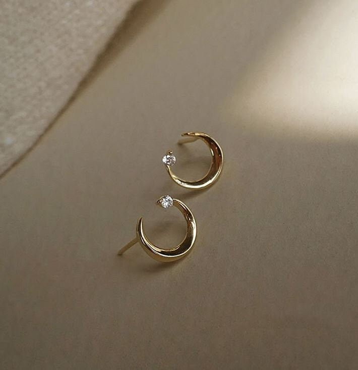 Dainty CZ Crescent Moon Stud Earrings, Sterling Silver Moon Earrings, Minimalist Moon Earring, Gold Moon Studs, Gift for her, GE134