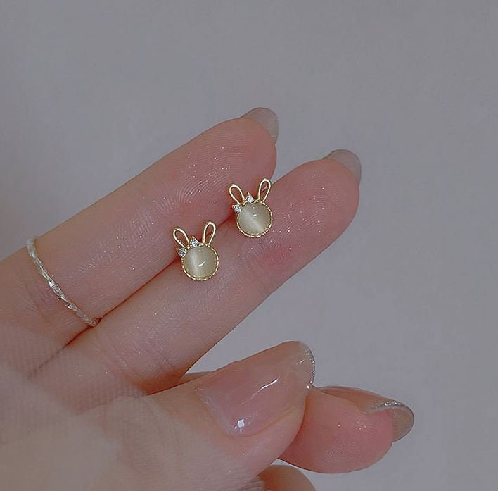 Gold Cat's Eye Bunny & Carrot Stud Earrings, Rabbit Earrings, Carrot Earrings, Minimalist Gold Mismatched Earrings, Gift for her, GE180
