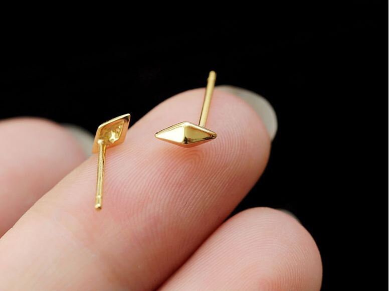 Gold Vermeil Rhombus Stud Earrings, Tiny Gold 3D Rhombus Studs, Tiny Diamond-shaped Studs, Minimalist Studs, Helix/Cartilage Earrings, GE186