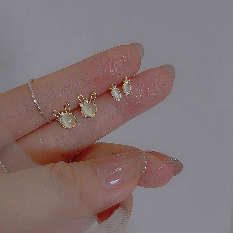 Gold Cat's Eye Bunny & Carrot Stud Earrings, Rabbit Earrings, Carrot Earrings, Minimalist Gold Mismatched Earrings, Gift for her, GE180