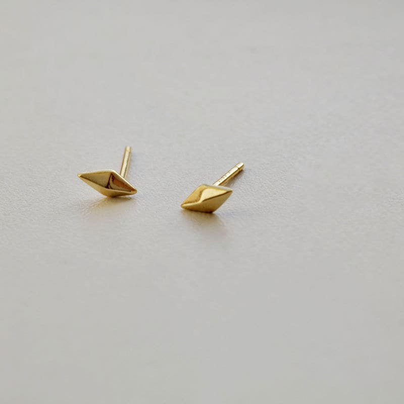 Gold Vermeil Rhombus Stud Earrings, Tiny Gold 3D Rhombus Studs, Tiny Diamond-shaped Studs, Minimalist Studs, Helix/Cartilage Earrings, GE186