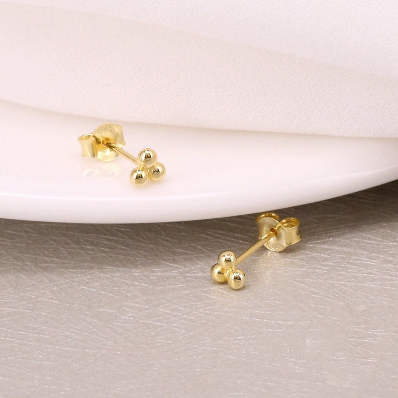 Teeny Three Ball Stud Earrings, Dainty Triple Dot Earrings, Extra Tiny Three Ball Stud, Tiny Dot Earring, Helix Earrings, Gift for her GE223