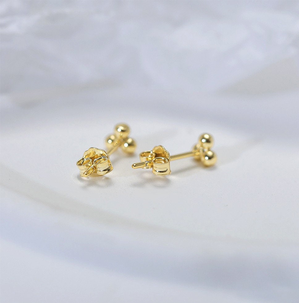 Teeny Three Ball Stud Earrings, Dainty Triple Dot Earrings, Extra Tiny Three Ball Stud, Tiny Dot Earring, Helix Earrings, Gift for her GE223