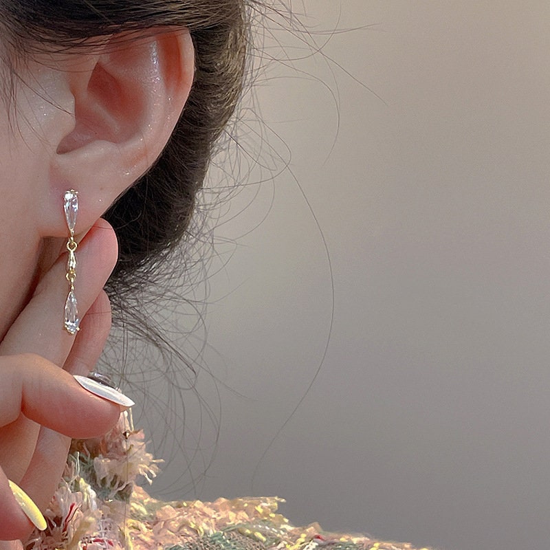 14k Gold Vermeil Waterdrop Dangle Earrings, Dainty CZ Teardrop Dangle Earrings, Bridesmaid/Bridal Gift, Wedding Earrings, Gift for her GE239