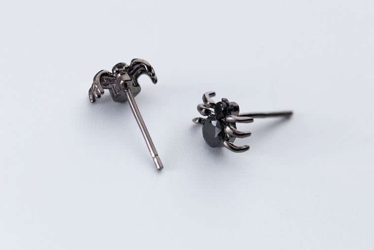 Black Spider Stud Earrings, Spider Insect Earrings, Black Gold Plated 925 Silver Spider Earring, Unique Earrings, Gift for Him/Her, GE270