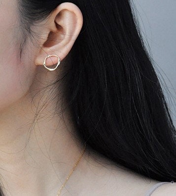 Gold Mobius Band Earrings, 14k Gold Vermeil Mobius band Studs, Irregular Circle Earrings, Dainty Geometry Earrings, Gift for her, GE288