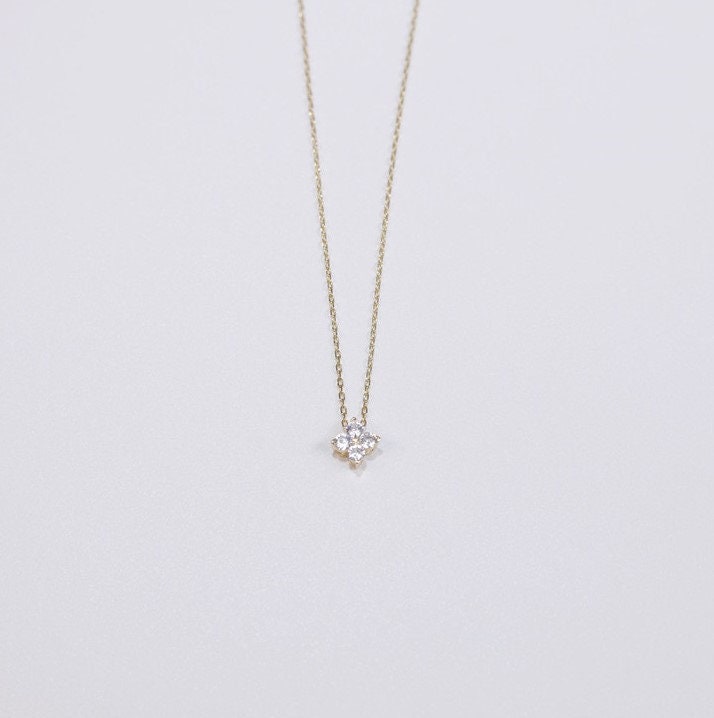 14k Gold Vermeil Lucky Clover Necklace, Gold Flower Necklace, Dainty Flower Pendant, Minimalist Flower Charm, Perfect Gift for her, GN88