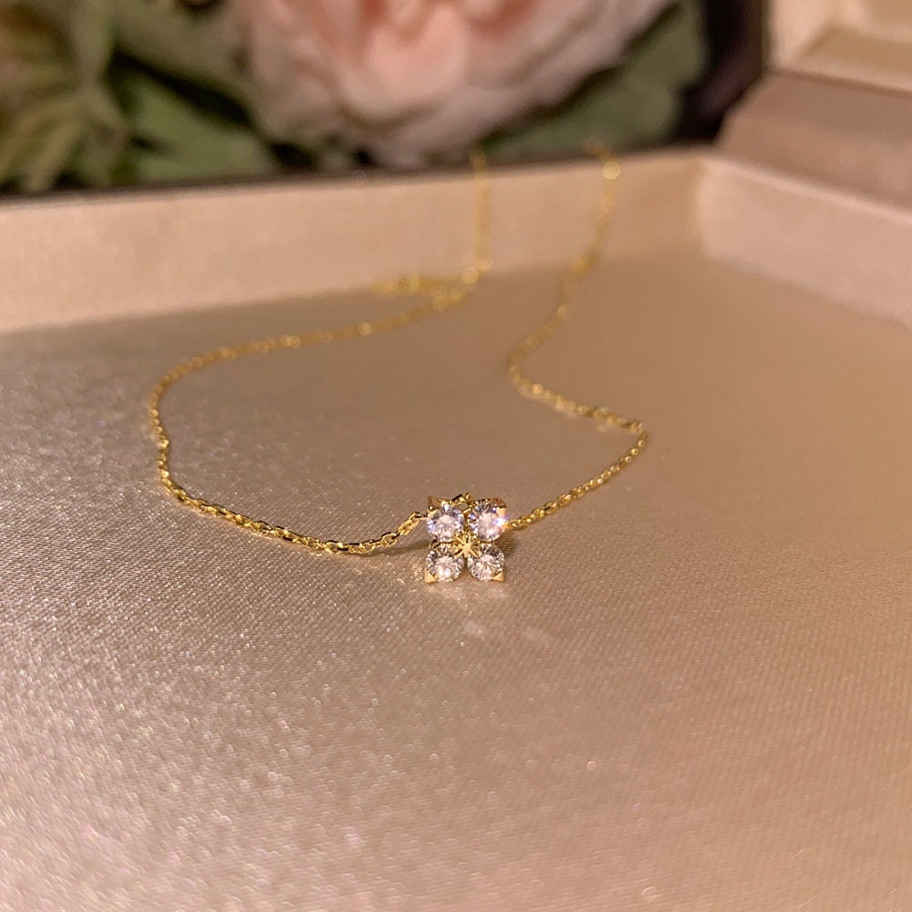14k Gold Vermeil Lucky Clover Necklace, Gold Flower Necklace, Dainty Flower Pendant, Minimalist Flower Charm, Perfect Gift for her, GN88