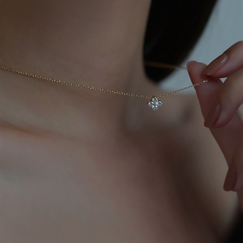 14k Gold Vermeil Lucky Clover Necklace, Gold Flower Necklace, Dainty Flower Pendant, Minimalist Flower Charm, Perfect Gift for her, GN88