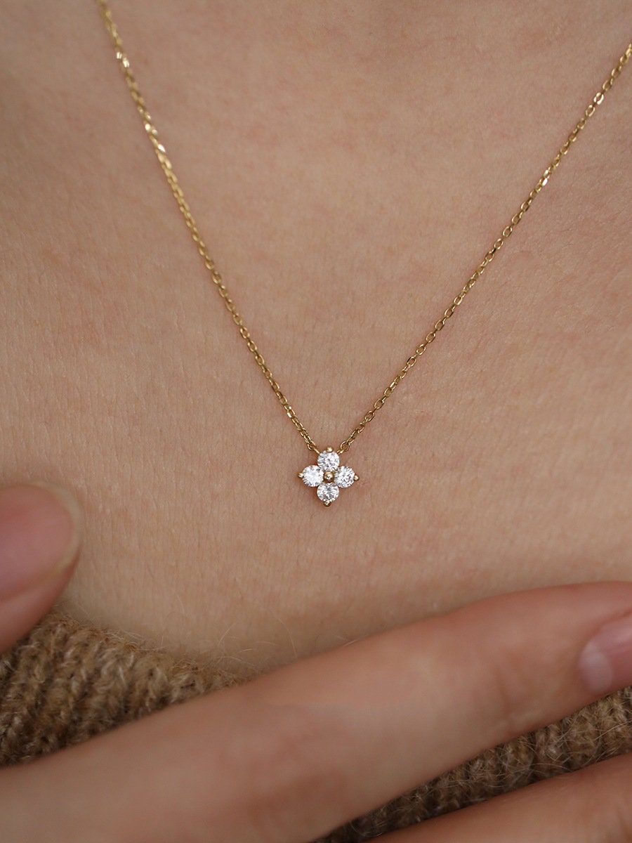 14k Gold Vermeil Lucky Clover Necklace, Gold Flower Necklace, Dainty Flower Pendant, Minimalist Flower Charm, Perfect Gift for her, GN88