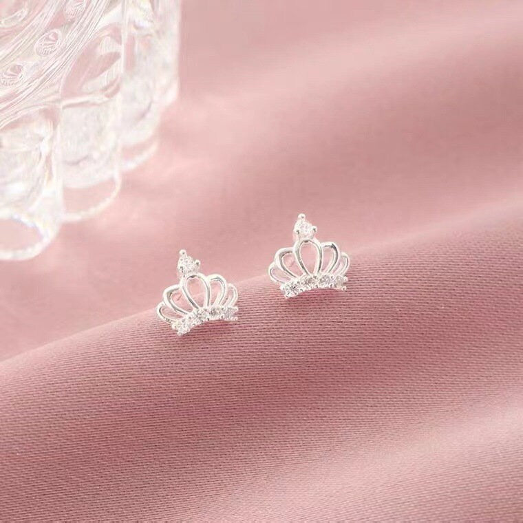 925 Silver CZ Crown Stud Earrings, Silver Crown Earrings, Tiny Crown Earring, Helix Earrings, Minimalist Earring, Perfect Gift for her GE292