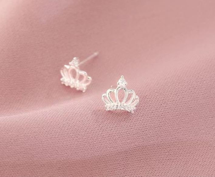 925 Silver CZ Crown Stud Earrings, Silver Crown Earrings, Tiny Crown Earring, Helix Earrings, Minimalist Earring, Perfect Gift for her GE292